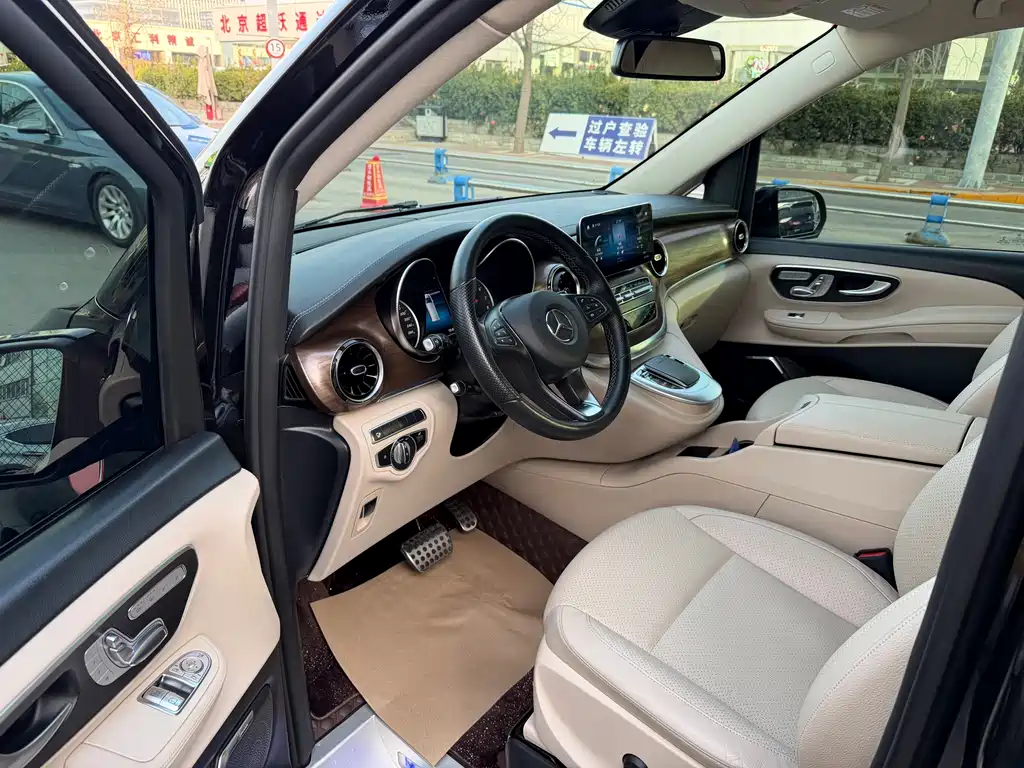 MERCEDES-BENZ V CLASS