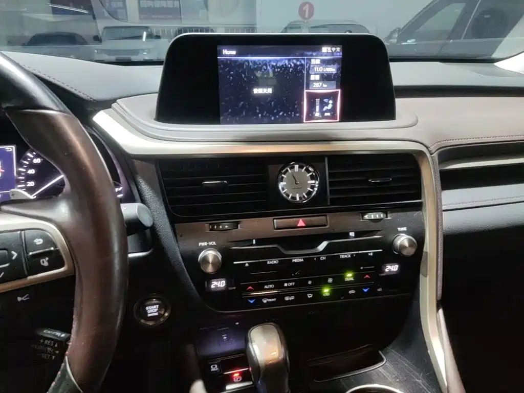 Lexus RX — миниатюра 13