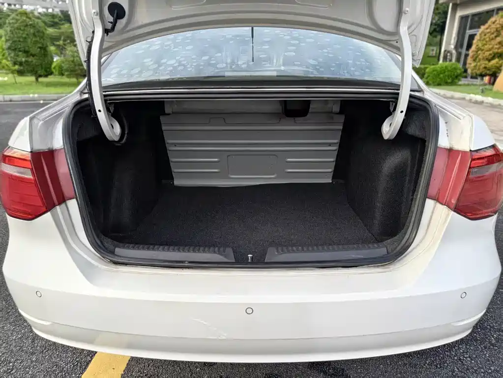 Volkswagen Jetta — миниатюра 17