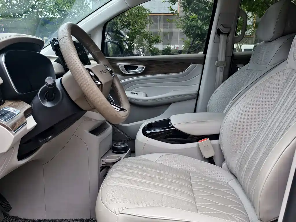 Roewe iMAX8 New Energy — миниатюра 7