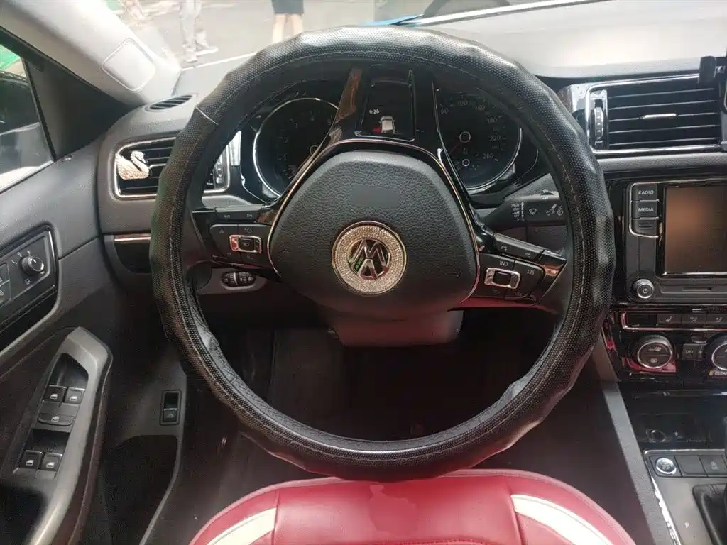 Volkswagen Sagitar 2018 280TSI DSG Luxury