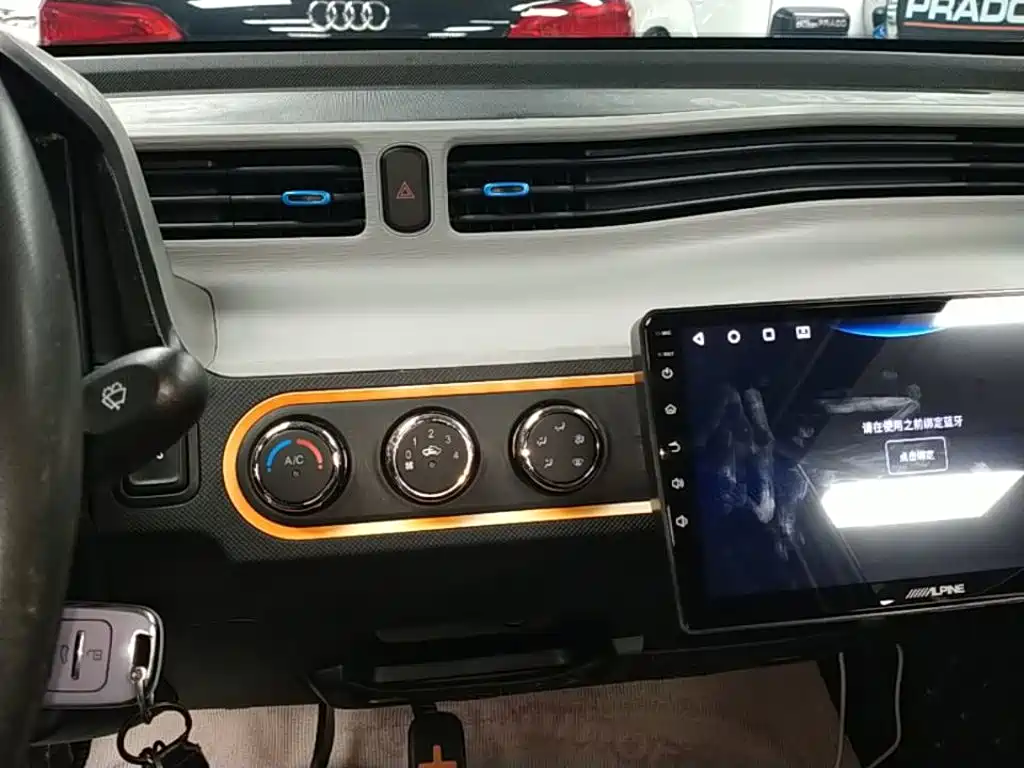 Wuling MINIEV — миниатюра 13