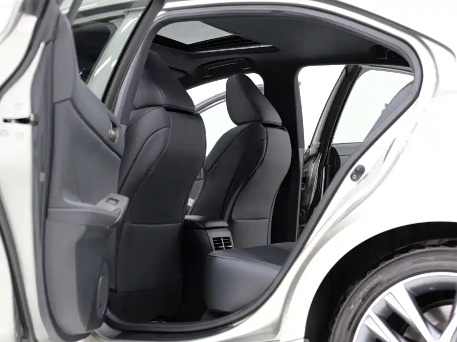 Lexus IS — миниатюра 6
