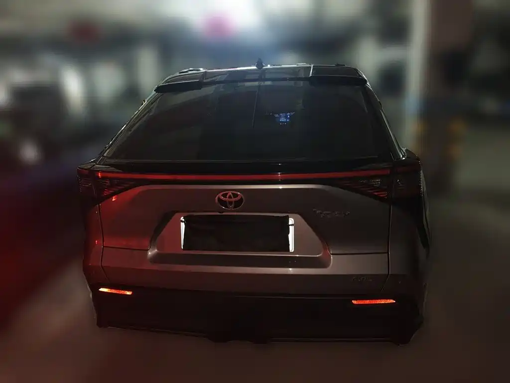 Toyota bZ4X — миниатюра 5