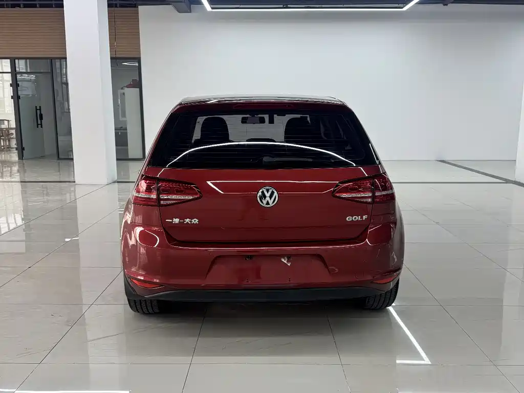 Volkswagen Golf 2015 1.6L AT Comfort
