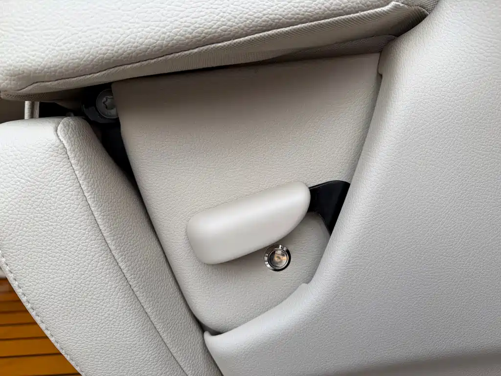 MERCEDES-BENZ V CLASS