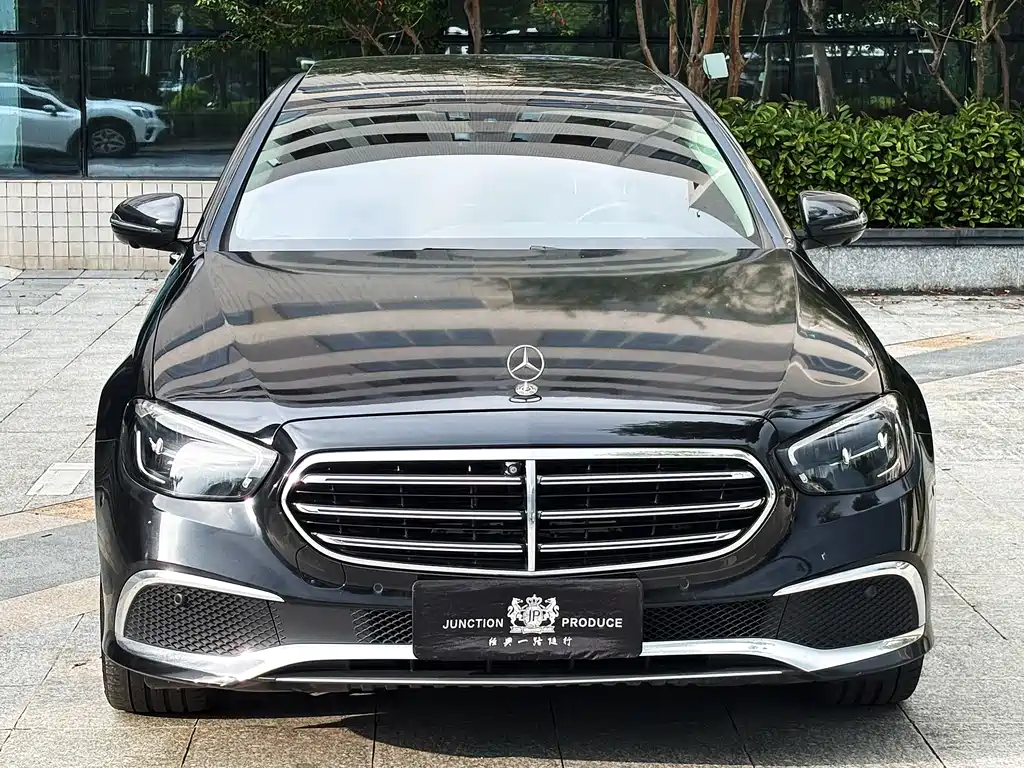 Mercedes-Benz E-Class — миниатюра 2