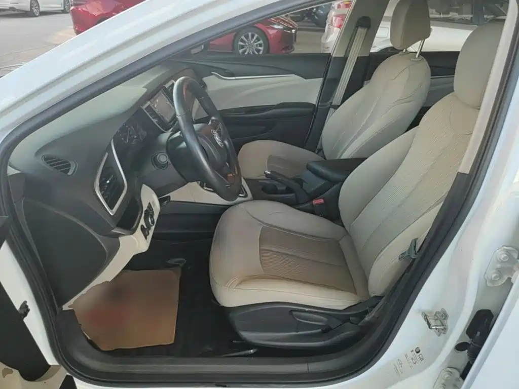 Buick Excelle — миниатюра 15