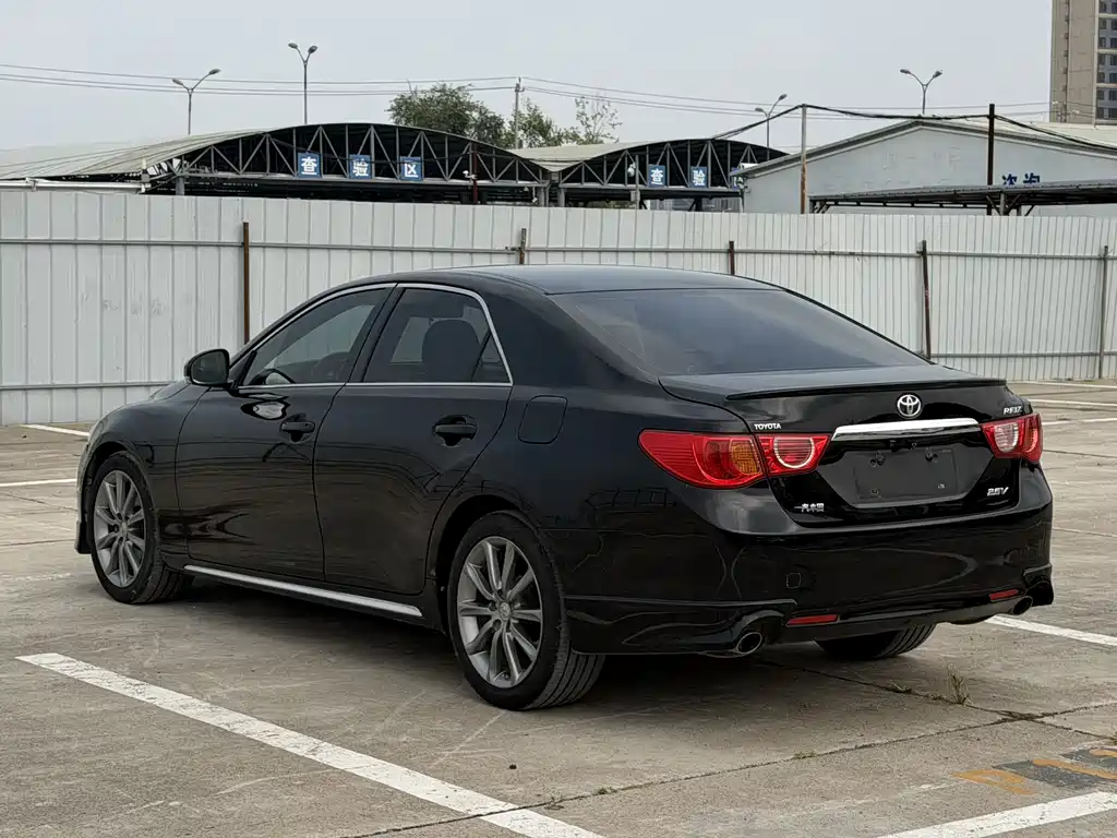 Toyota Reiz — миниатюра 6