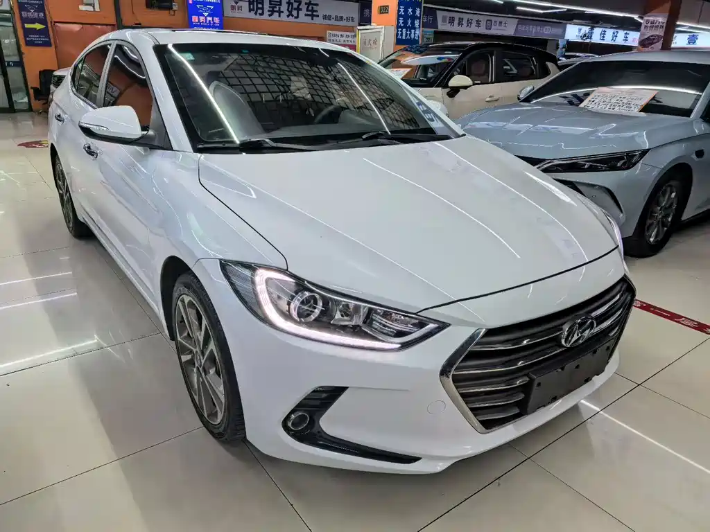Hyundai Elantra — миниатюра 3