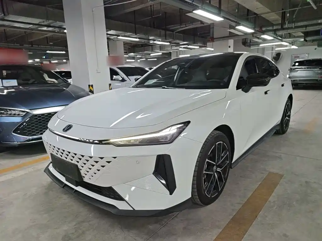Changan UNI-V iDD — миниатюра 2
