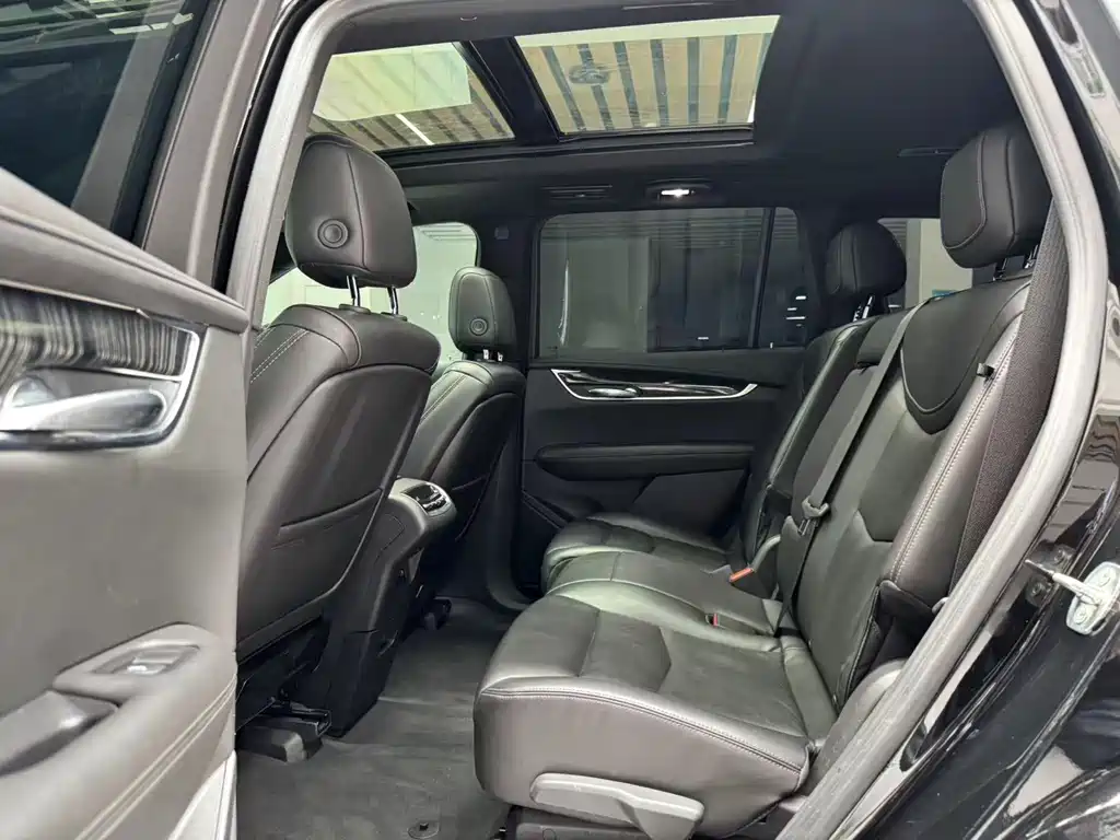 Cadillac XT6 — миниатюра 13