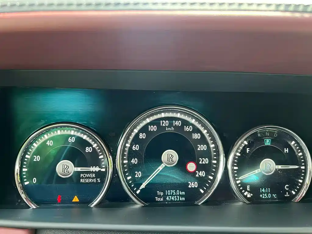 Rolls-Royce Cullinan 2018 мест