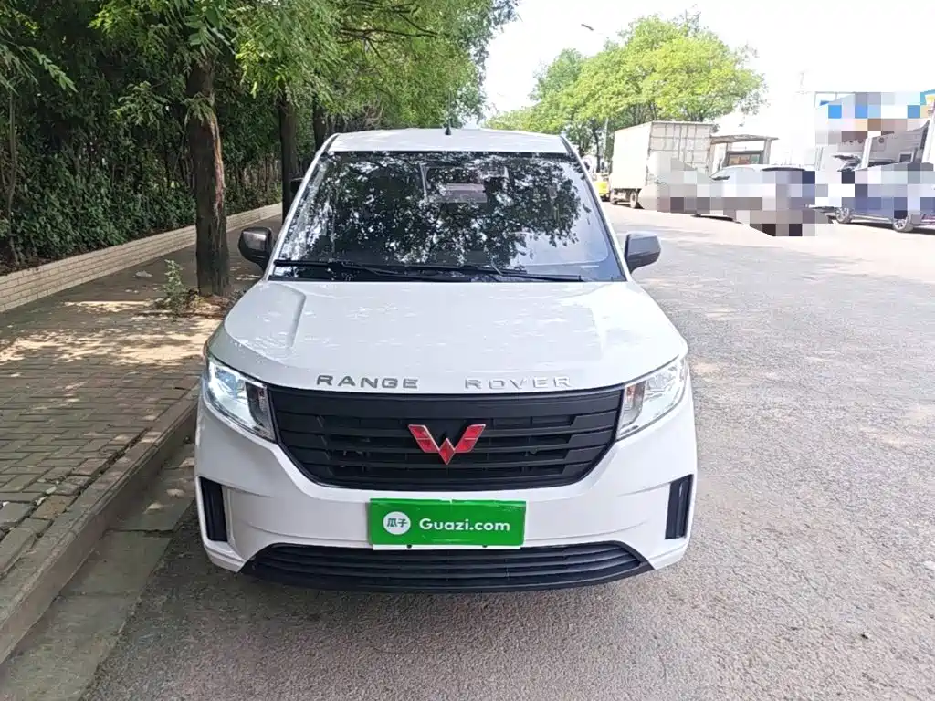 Wuling Hongguang Plus PLUS 2020 1.5L MT 5 мест