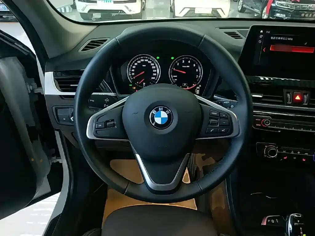 BMW X1 — миниатюра 11