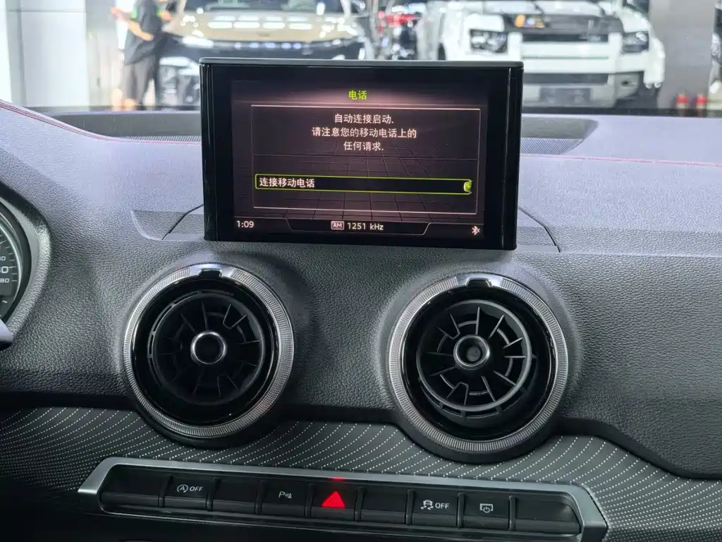 Audi Q2L — миниатюра 8