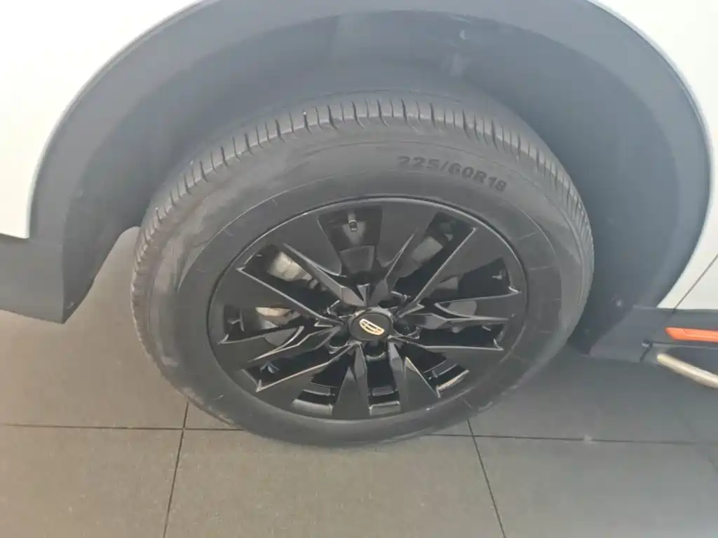 Geely Boyue — миниатюра 23