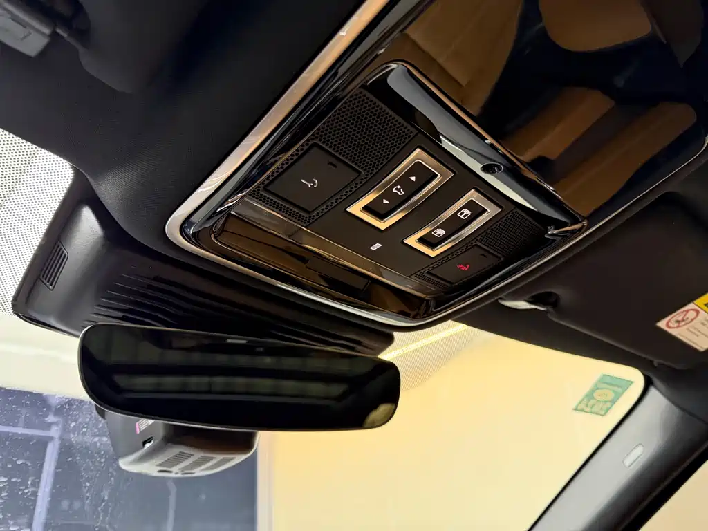 Land Rover Velar — миниатюра 13