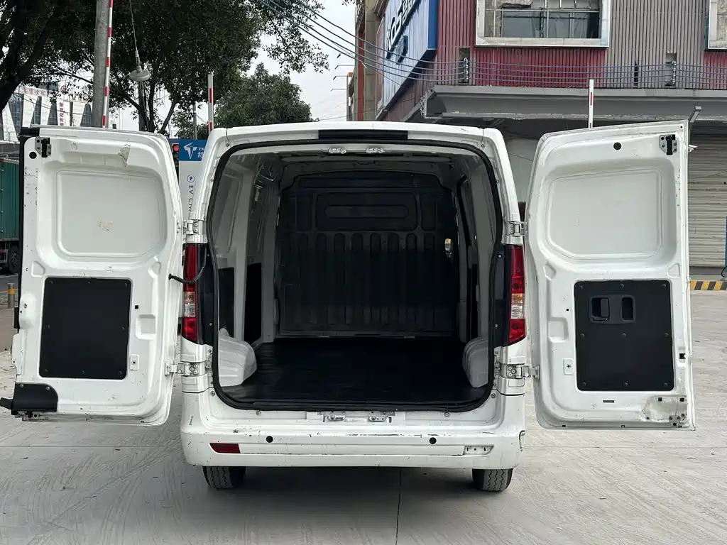 CHANGAN CHANGAN RUIXING EM80