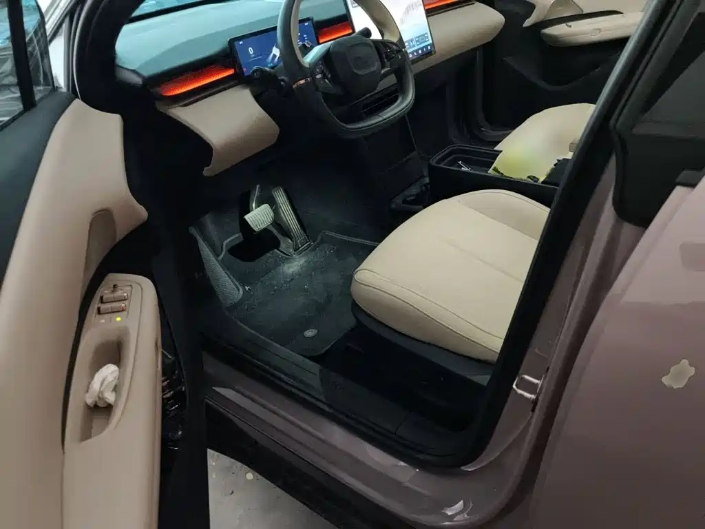 Lynk & Co Z20 — миниатюра 12