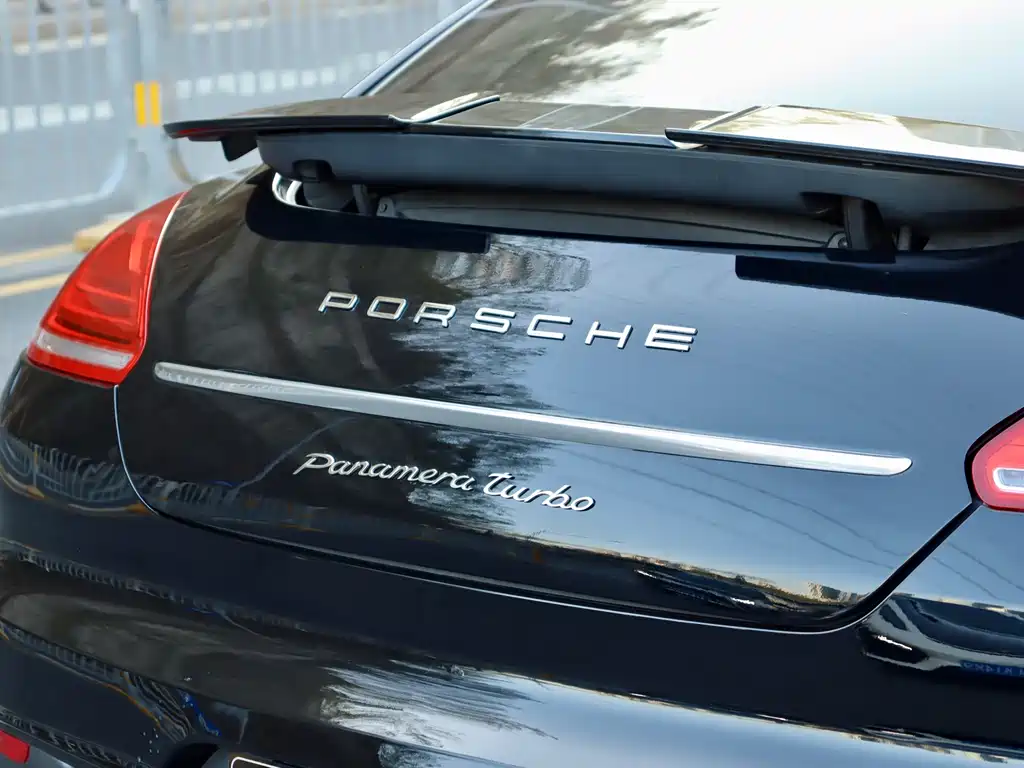 Porsche Panamera 2010 Panamera Turbo 4.8T
