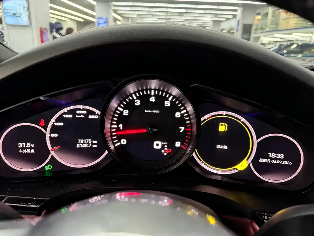 Porsche Cayenne — миниатюра 4