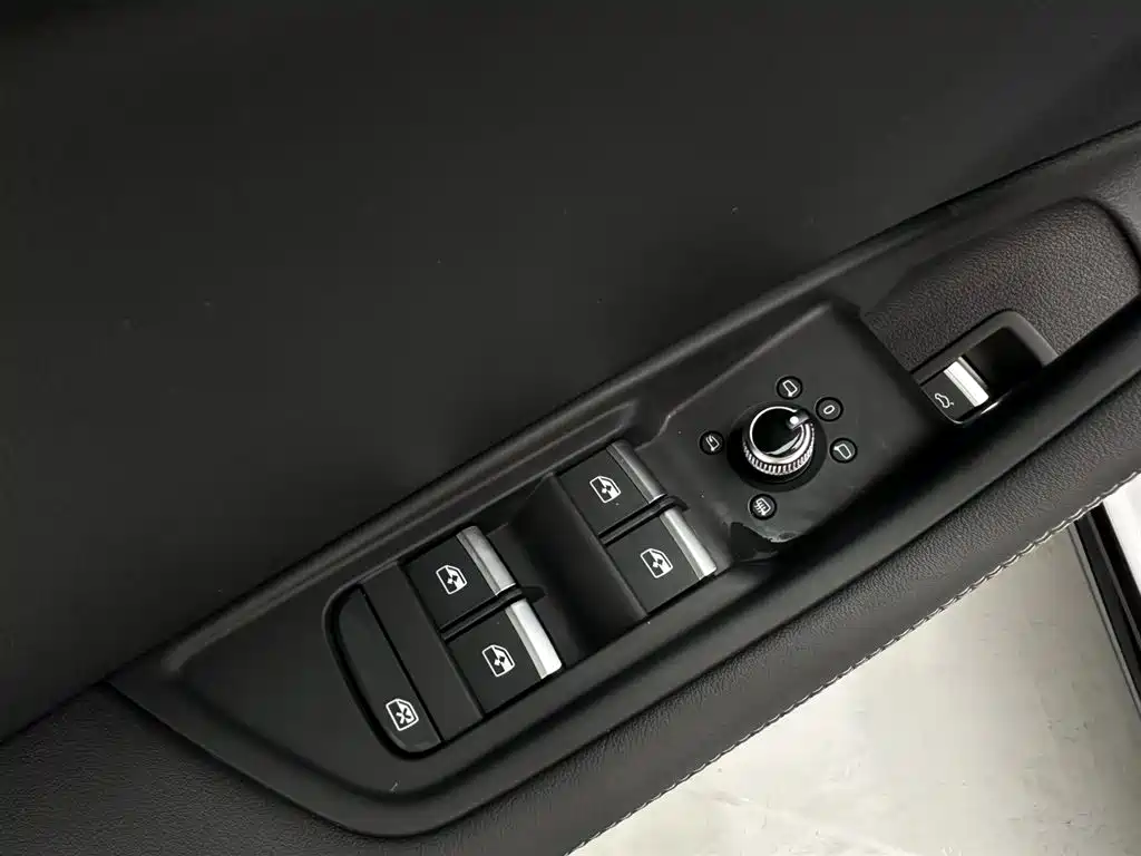 Audi A4L id 4669288 из Китая 26