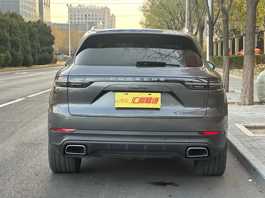 PORSCHE CAYENNE