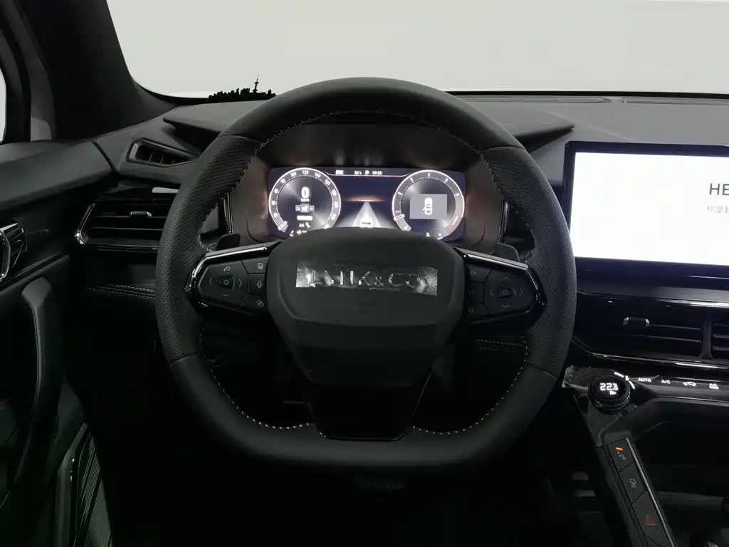 Lynk & Co 06 — миниатюра 11