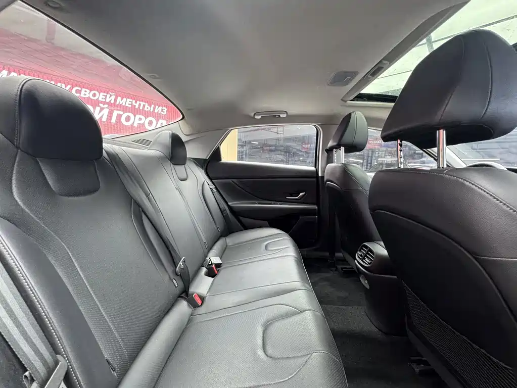 Hyundai Elantra — миниатюра 17