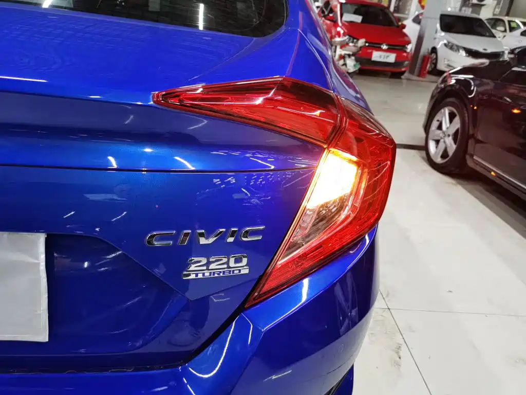 Honda Civic — миниатюра 8