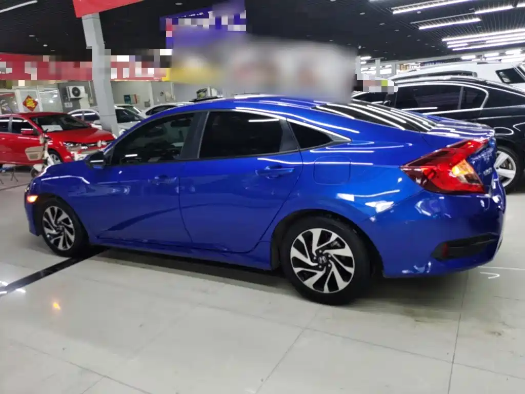 Honda Civic — миниатюра 5