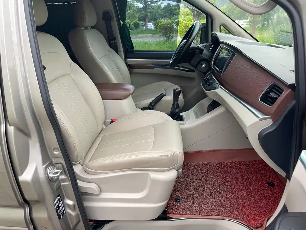 Forthing Lingzhi M5L 1.6L 7 seats Luxury Type China VI, фото 12