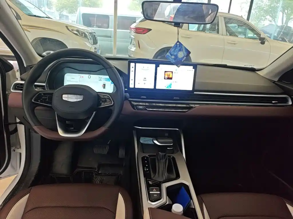 Geely Emgrand — миниатюра 10