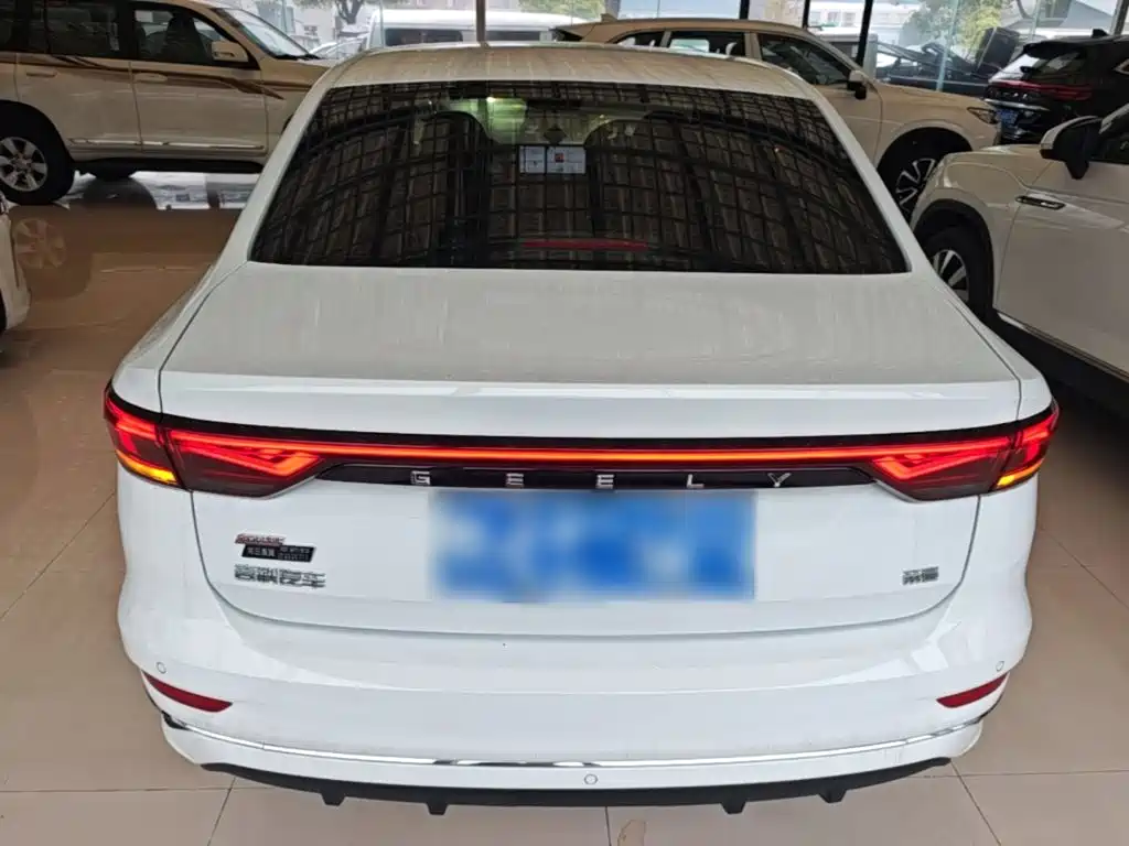 Geely Emgrand — миниатюра 6