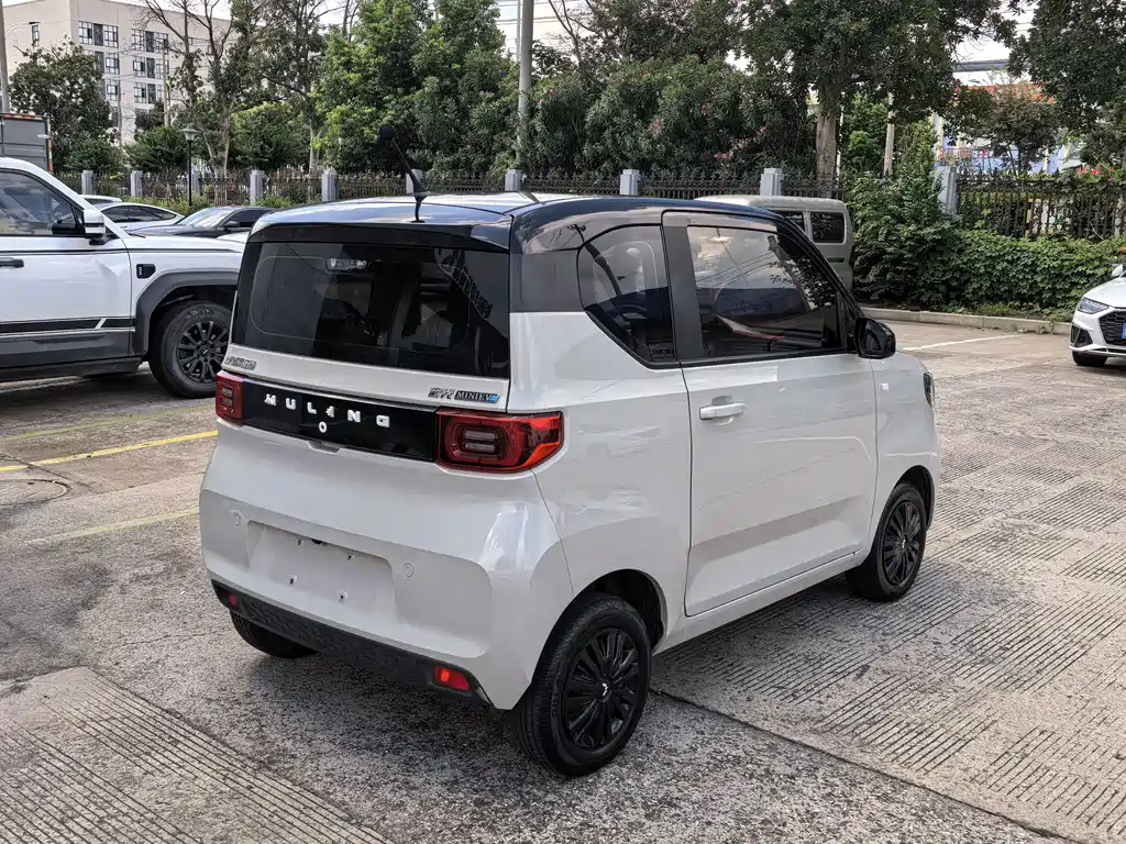 Wuling MINIEV — миниатюра 9