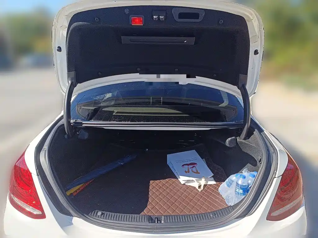 Mercedes-Benz C-Class — миниатюра 20