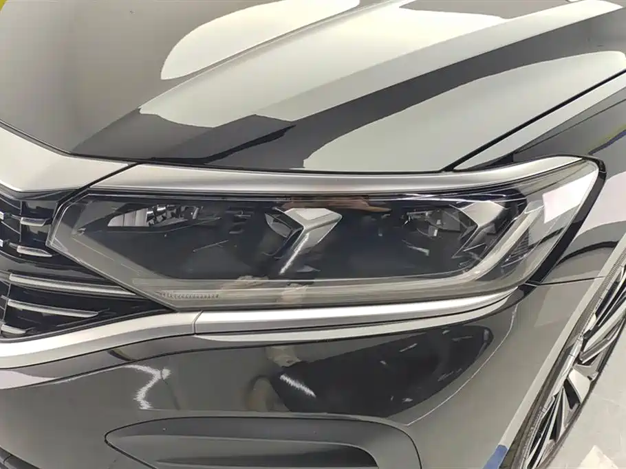 Volkswagen Passat 2025 330TSI Elite