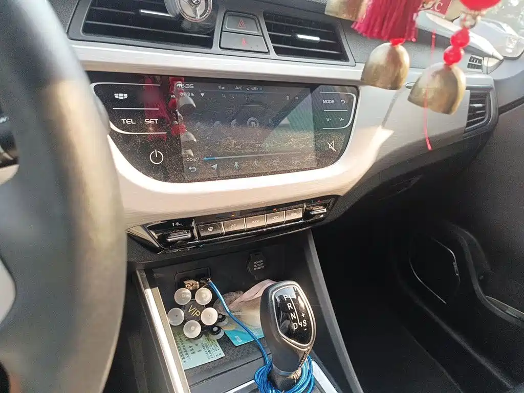 Geely Vision X3 — миниатюра 6