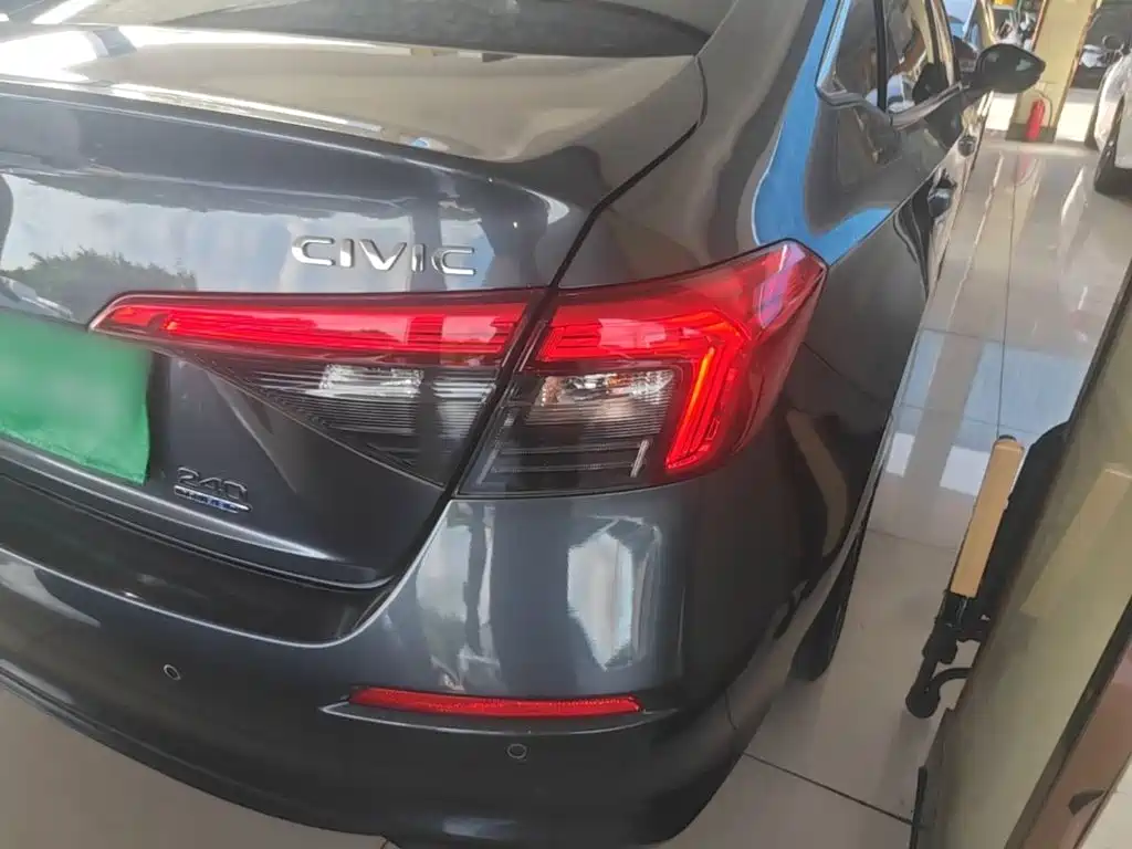 Honda Civic — миниатюра 8