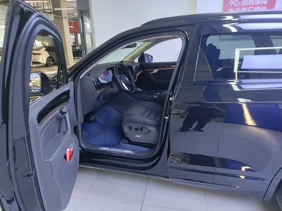 Volkswagen Touareg — миниатюра 7