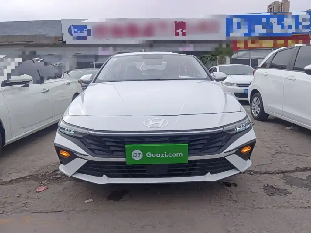 Hyundai Elantra — миниатюра 3