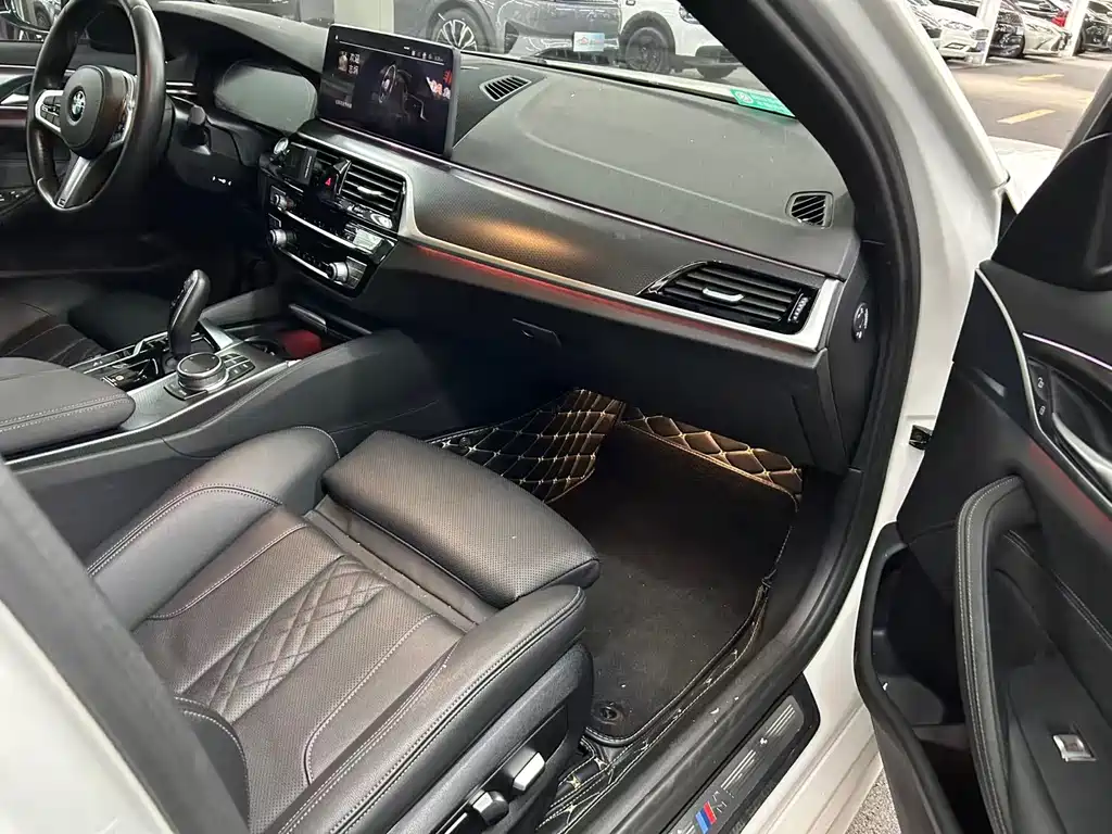 BMW 5 Series (Import) — миниатюра 14