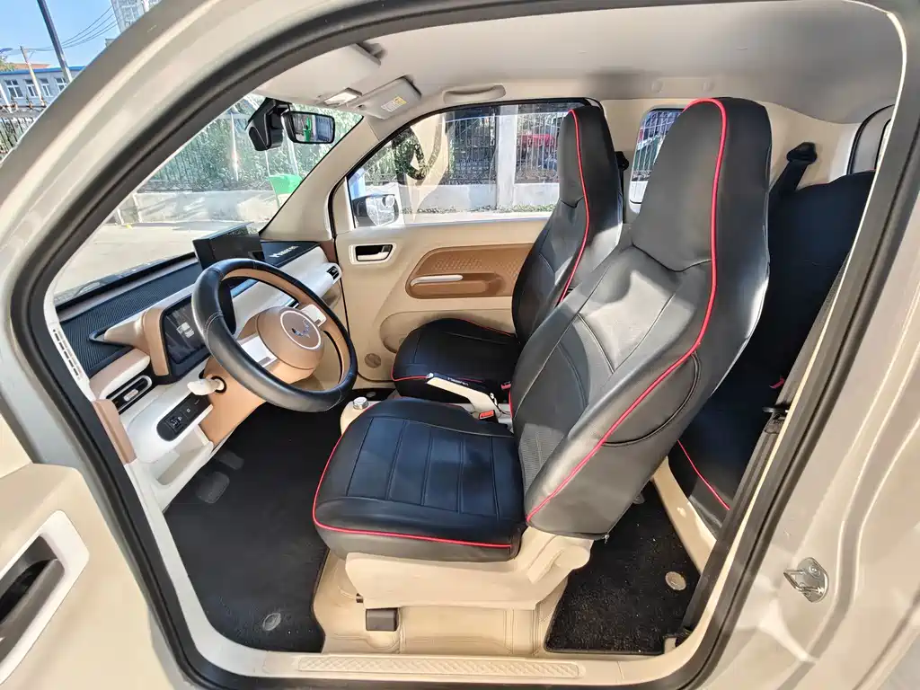 Wuling MINIEV — миниатюра 3
