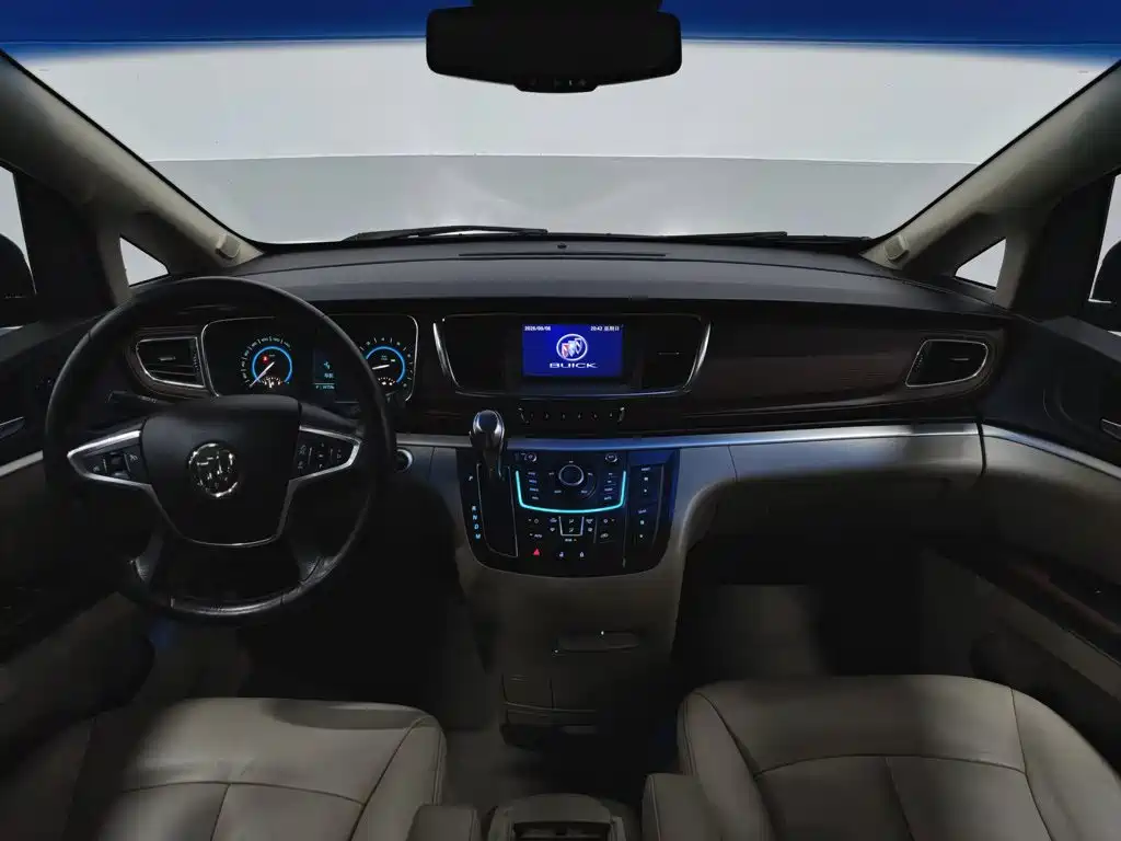 Buick GL8 — миниатюра 5