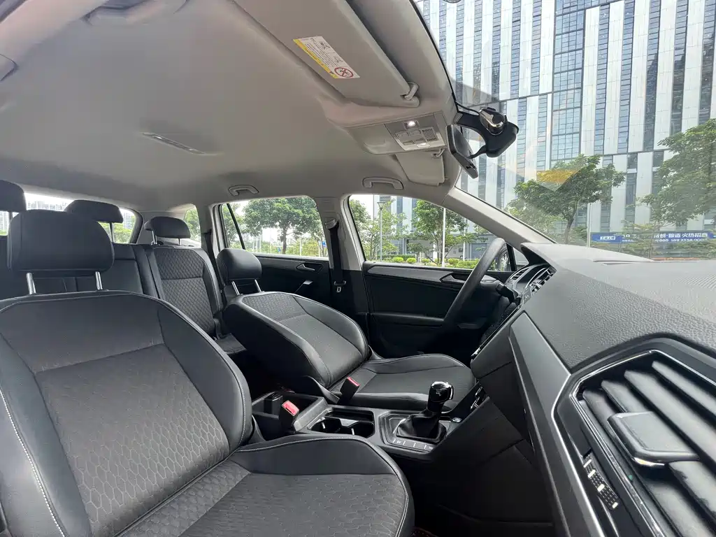 Volkswagen Tiguan L — миниатюра 14