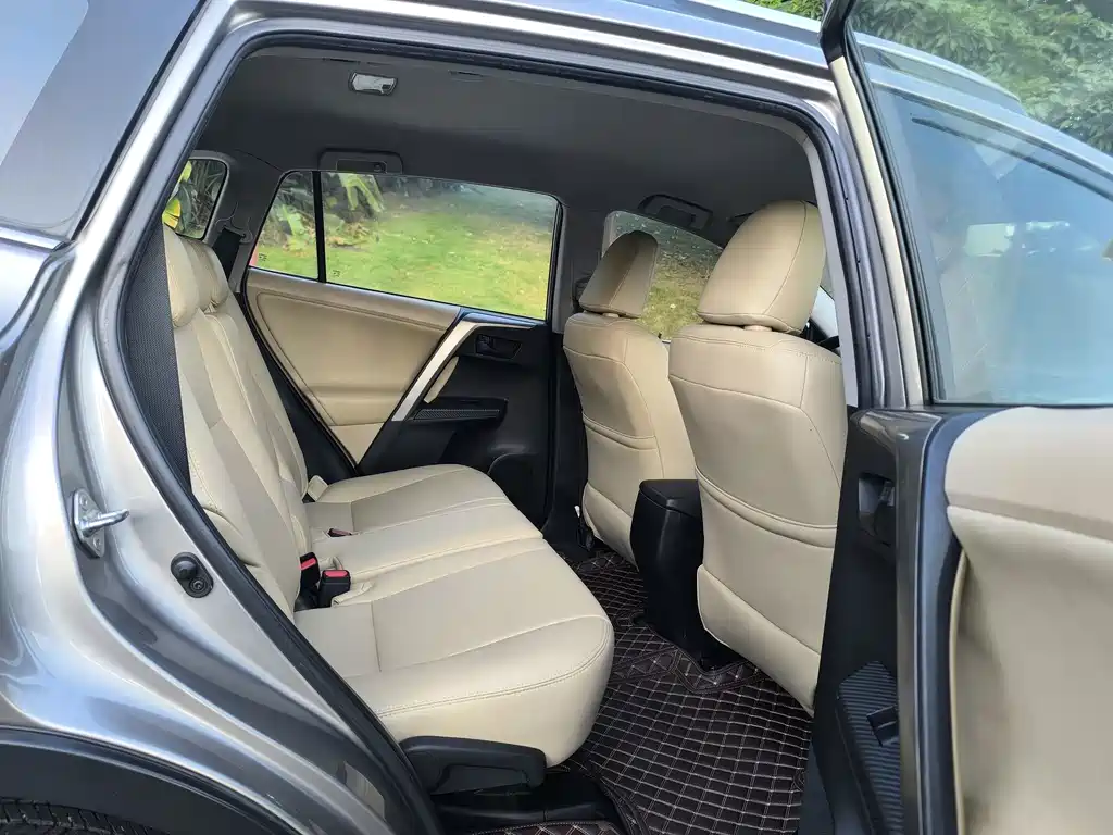Toyota RAV4 — миниатюра 11