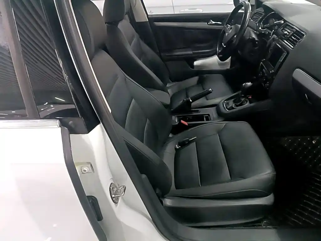 Volkswagen Sagitar — миниатюра 25