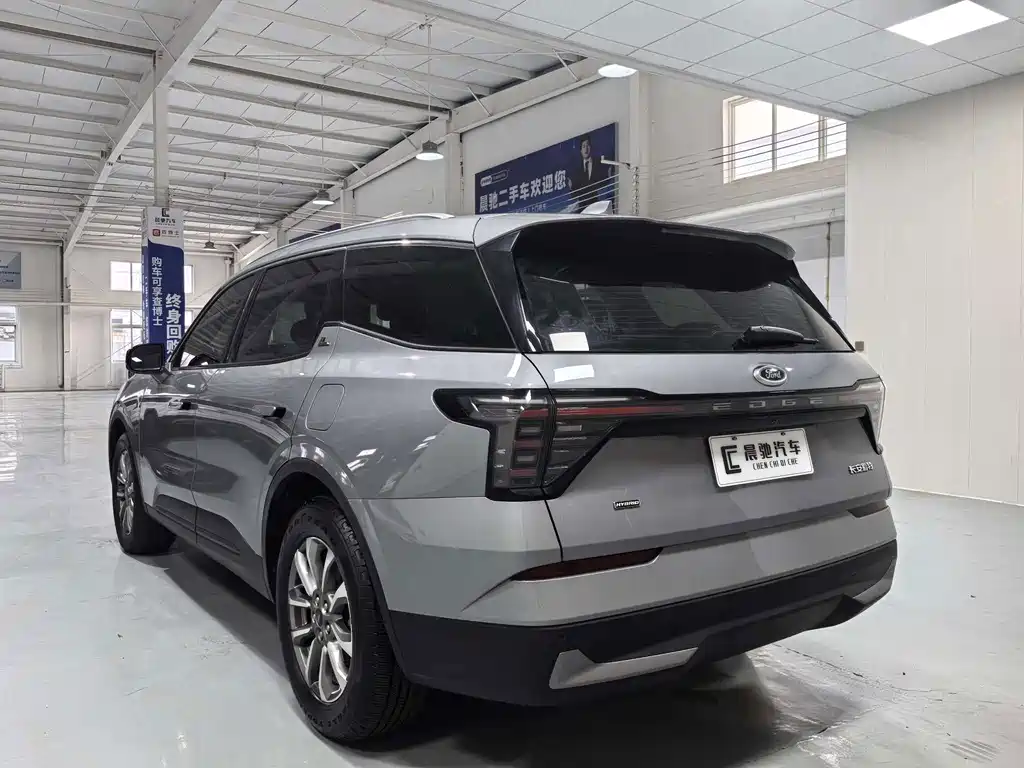 Ford Edge — миниатюра 6