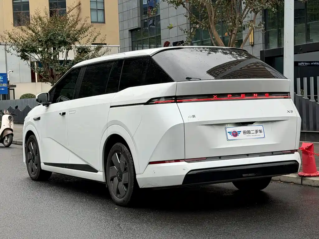 XPeng X9 — миниатюра 4